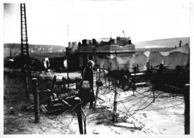 Ligne Maginot - MORSBACH (MF DE) - (Poste GRM - Maison Forte) - Photo de l'avant poste ou apparaissent le réseau de protection et les toiles de camouflage.