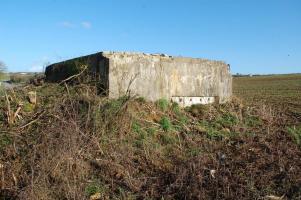 Ligne Maginot - DB349 - BEUVEILLE - (Blockhaus pour arme infanterie) - Malheureusement l'ouvrage est complètement enterré et son accès est impossible. Les photos ne montrent donc que l'extérieur...