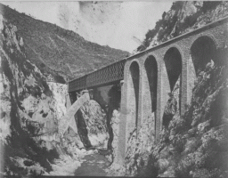 Ligne Maginot - 26 - VIADUC DE LA BEVERA - (DMP - Dispositif de Mine Permanent) - Viaduc de la Bevera - Pont de Caï
Le pont et le viaduc originaux