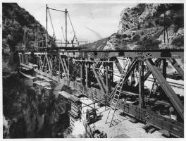 Ligne Maginot - 26 - VIADUC DE LA BEVERA - (DMP - Dispositif de Mine Permanent) - Reconstruction du viaduc de la Bevera (Pont de Caï)
Démontage du pont provisoire