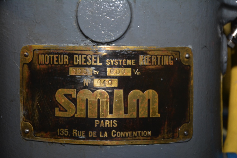 Ligne Maginot - Moteur SMIM 4 SR 19 (100CV) -  Plaquette constructeur de l'un des moteurs de l'usine électrique de l'ouvrage de Rohrbach (Fort Casso)