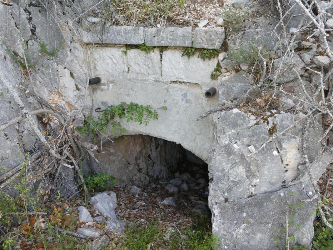 Ligne Maginot - PIC DE GARUCHE - (Observatoire d'artillerie) - Ancien abri