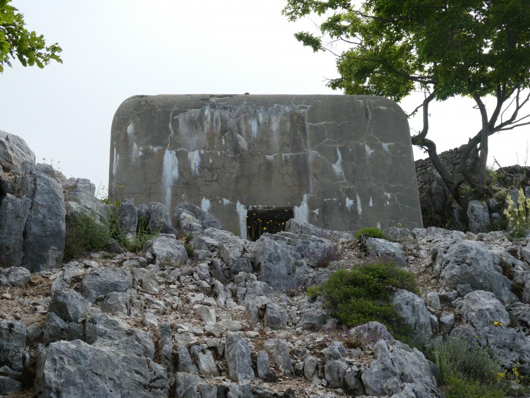 Ligne Maginot - PIC DE GARUCHE - (Observatoire d'artillerie) - Bloc Cheminée et issue de secours