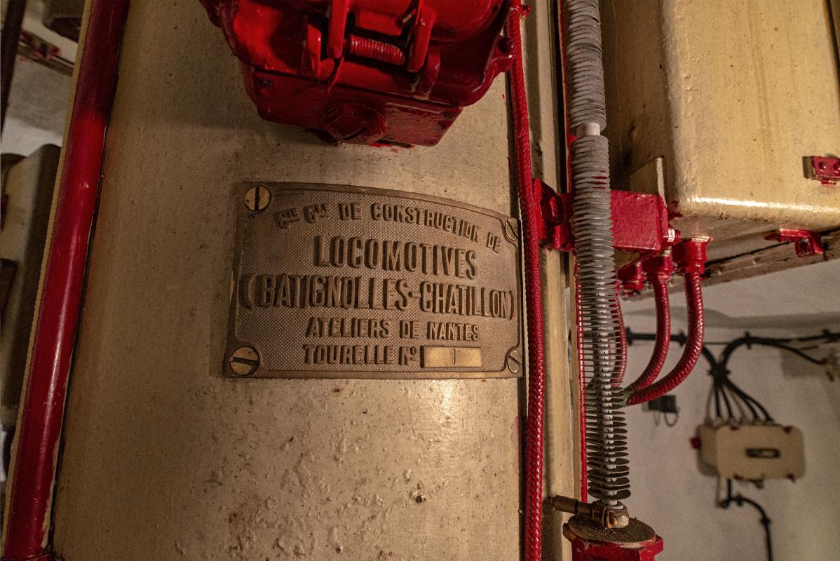 Ligne Maginot - SENTZICH - A16 - (Ouvrage d'infanterie) - La tourelle à sa plaque signalétique portant le numéro 1, c'est vraiment unique.