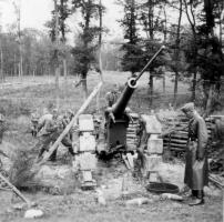 Ligne Maginot - S5 - (Position d'artillerie préparée) - L'une des piéces de 120 de Bange composant l'une des batteries installées entre les entrées de l'ouvrage de Schoenenbourg en 1940