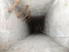 Ligne Maginot - FRESSINEA - (DMP - Dispositif de Mine Permanent) - Le puits d'accès au fourneau de mine avec ses barreaux