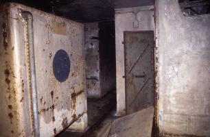 Ligne Maginot - NOUVEAU CRUSNES EST - C27 - (Casemate d'infanterie) -  En 1992, l'intérieur de la casemate