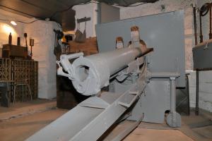 Ligne Maginot - Canon de 75 Mle 97 sur affut de casemate - Casemate d'artillerie de la Costaude à Barst.