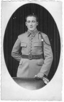 Ligne Maginot - 171° Regiment d'Infanterie de Forteresse - Un soldat du 171° RIF posant en tenue d'apparat chez le photographe