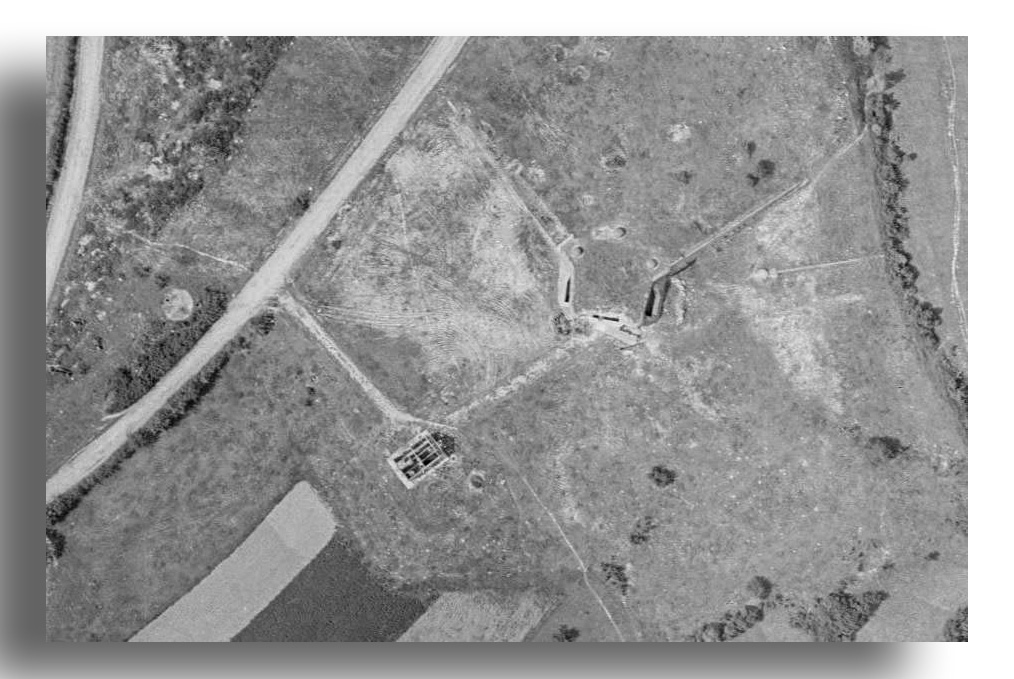 Ligne Maginot - ACHEN NORD - (Casemate d'infanterie) -    Vue aérienne de la casemate de Achen Nord et de son casernement extérieur ,aujourdhui détruit .