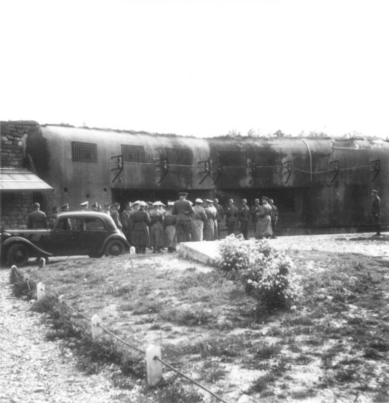 Ligne Maginot - SCHOENENBOURG - (Ouvrage d'artillerie) - L'entrée des hommes