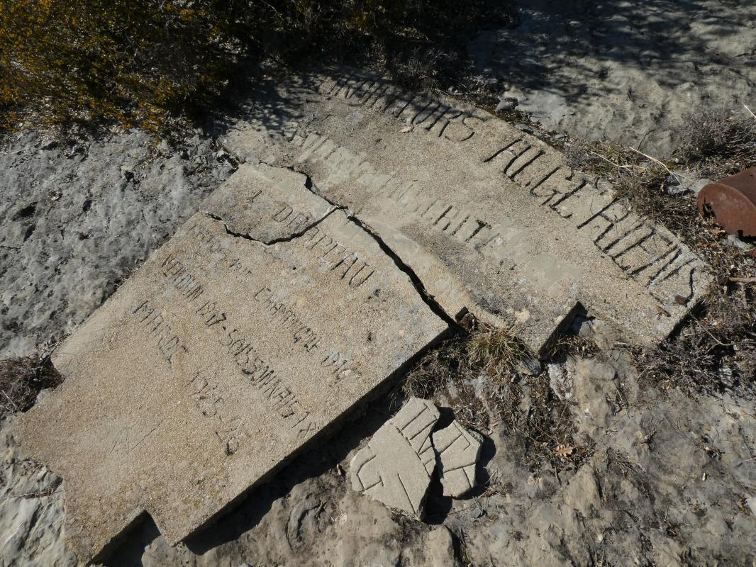 Ligne Maginot - Géoglyphes et stèles des troupes coloniales - La Séréna