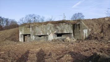 Ligne Maginot - 83 - SIERENTZ VOIE FERREE OUEST - (Casemate d'infanterie - Simple) - Le terrain est nettoyé pour permettre les travaux de construction d'un lotissement. 
2015