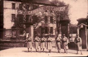 Ligne Maginot - CASERNE TEYSSIER - 37°RIF - (Camp de sureté) - La garde à l'entrée de la caserne en 1933