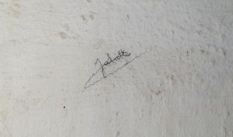 Ligne Maginot - HAUT POIRIER - (Ouvrage d'infanterie) - Bloc 1
Le nom d'une femme dans les toilettes de bloc écrit sur le mur : Juliette