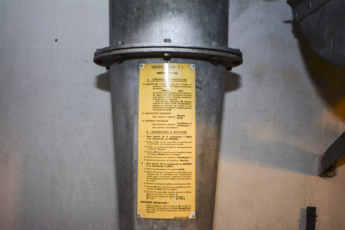 Ligne Maginot - Ouvrage de la FERTE - Salle de neutralisation du bloc 1
Instructions de manoeuvre du ventilateur type C1