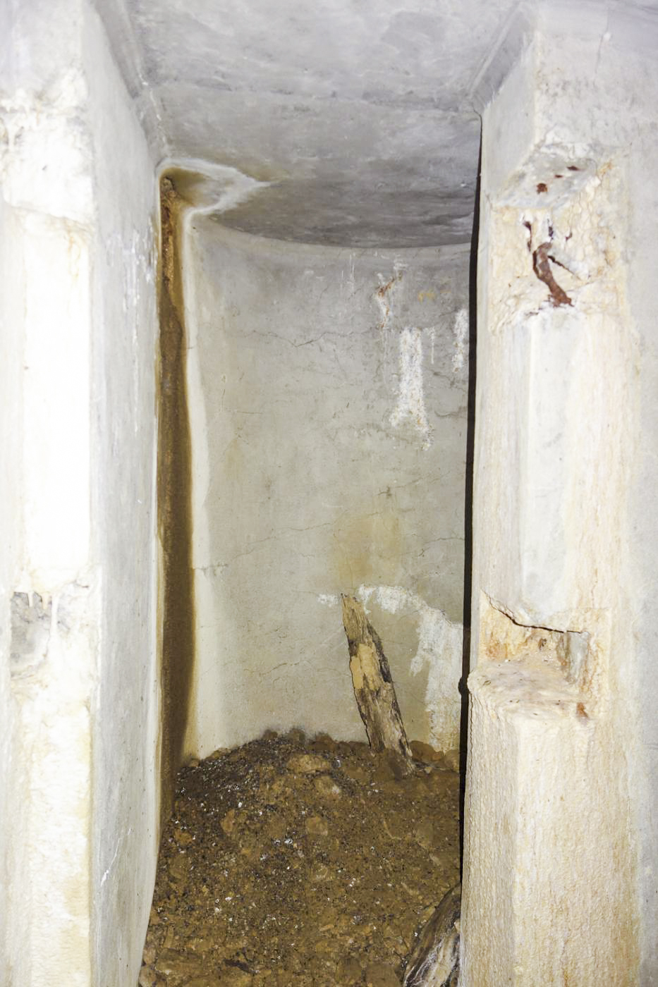 Ligne Maginot - LA HIGNY - (Casemate d'artillerie) - Au sous-sol, sous le puits de la cloche, non installée