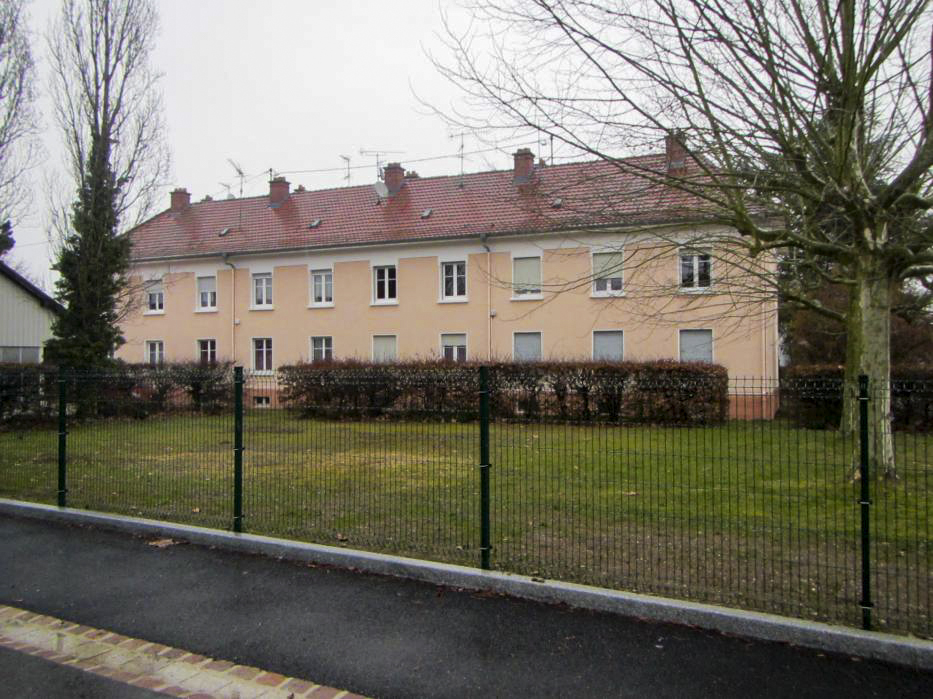 Ligne Maginot - BANTZENHEIM - (Camp de sureté) - Il fait partie d'un ensemble de trois en forme de U. Aujourd'hui c'est une résidence.