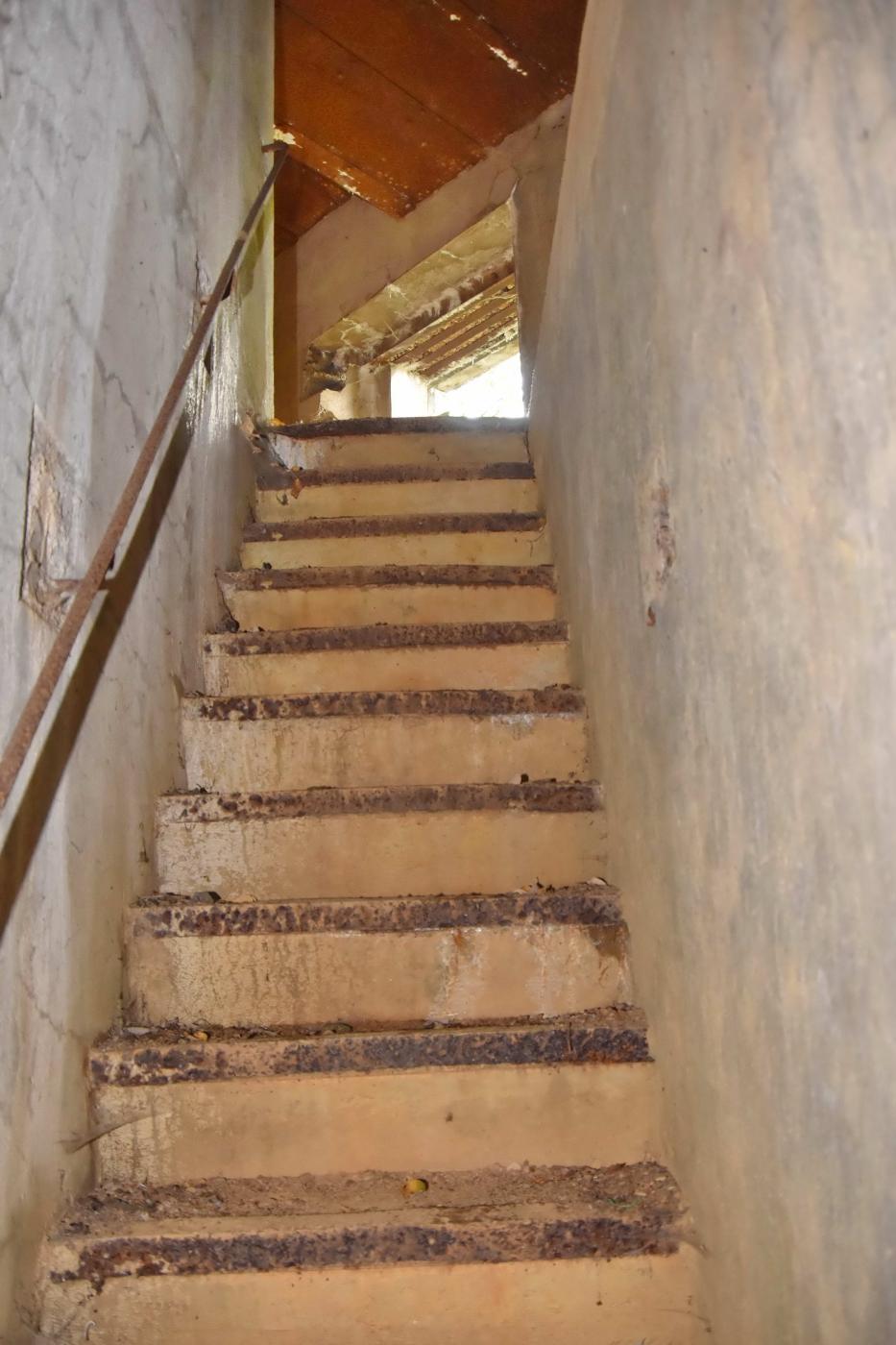 Ligne Maginot - LA HIGNY - (Casemate d'artillerie) - Escalier