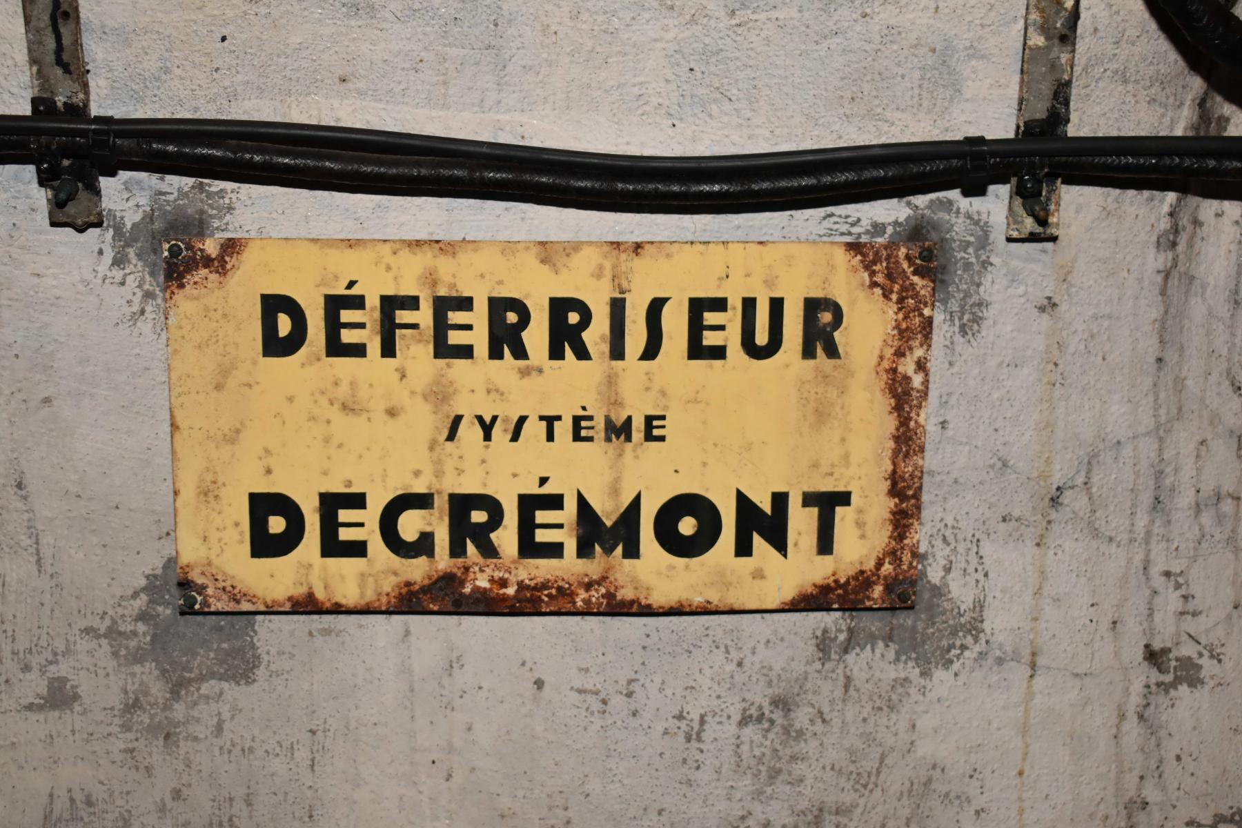 Ligne Maginot - LA FERTE - (Ouvrage d'infanterie) - Local souterrain
Déferriseur (plaque)