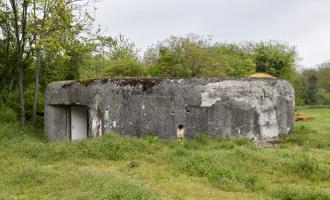 Ligne Maginot - B164 - VOGELSHEIM EST 1 - (Blockhaus pour arme infanterie) - L'entrée coté ouest