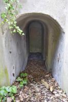 Ligne Maginot - WIDENSOLEN CANAL 3 - (Blockhaus pour arme infanterie) - Le couloir avec à droite l'accès à la coupole et au fond la niche à munitions.