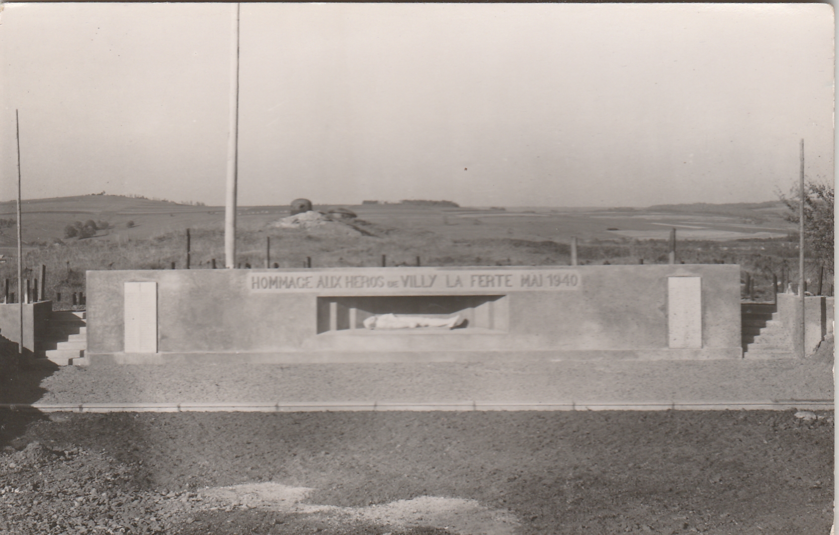 Ligne Maginot - LA FERTE - (Ouvrage d'infanterie) - Monument. Carte postale années 50. 