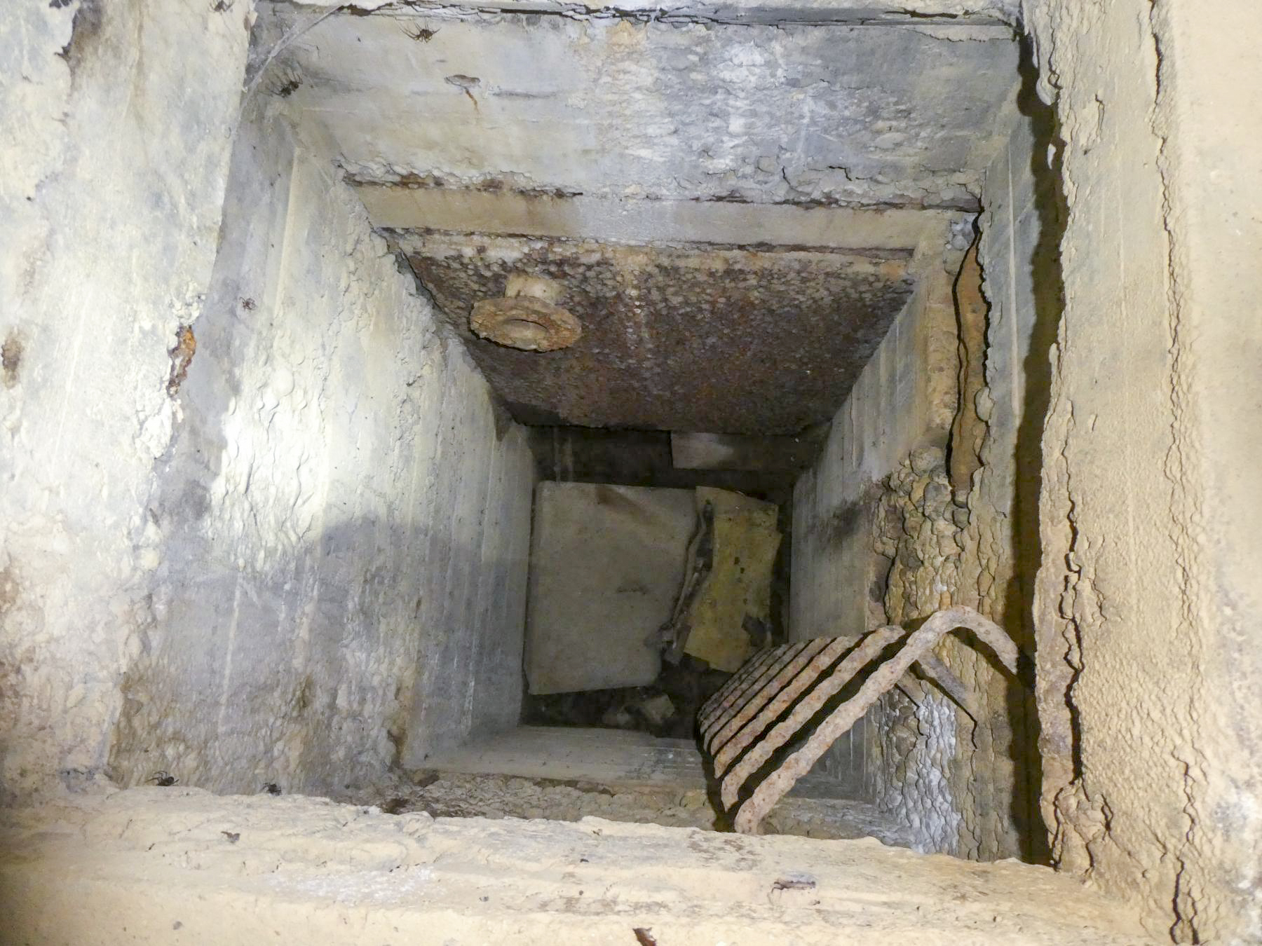 Ligne Maginot - LA HIGNY - (Casemate d'artillerie) - Deuxième sous-sol  (Citerne)