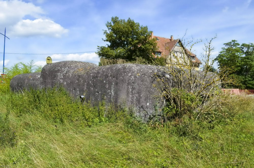 Ligne Maginot - Blockhaus ALGOLSHEIM - Abbatucci - Coté sud avec créneau FM et ouest avec l'excroissance qui pourrait servir d'observatoire