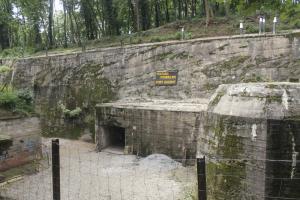 Ligne Maginot - Fort Ducrot - L'entrée et le casernement du front de gorge 