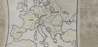 Ligne Maginot - FORT DUCROT - (PC de Secteur) - Peinture de la 'drôle de guerre' 
Carte de l'Europe avec les zones de revendications territoriales allemandes entourées
