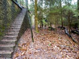 Ligne Maginot - HOCHWALD - (FOSSé ANTICHAR DU) - (Obstacle antichar) - Dans le mur de contre-escarpe, un escalier destiné aux patrouilles extérieurs