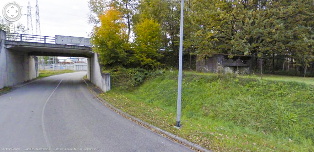 Ligne Maginot - Blockhaus Port du Rhin Centre 1 - Vue générale extérieure par Google Map