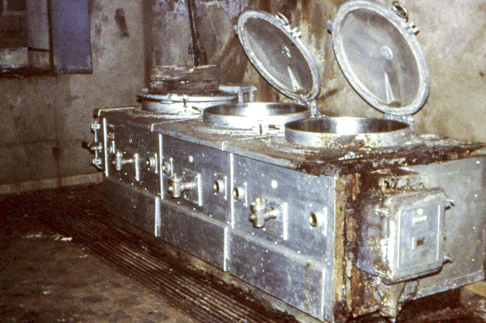 Ligne Maginot - SOETRICH - A11 - (Ouvrage d'artillerie) - La cuisinière électrique 
Photo datant de novembre 1992