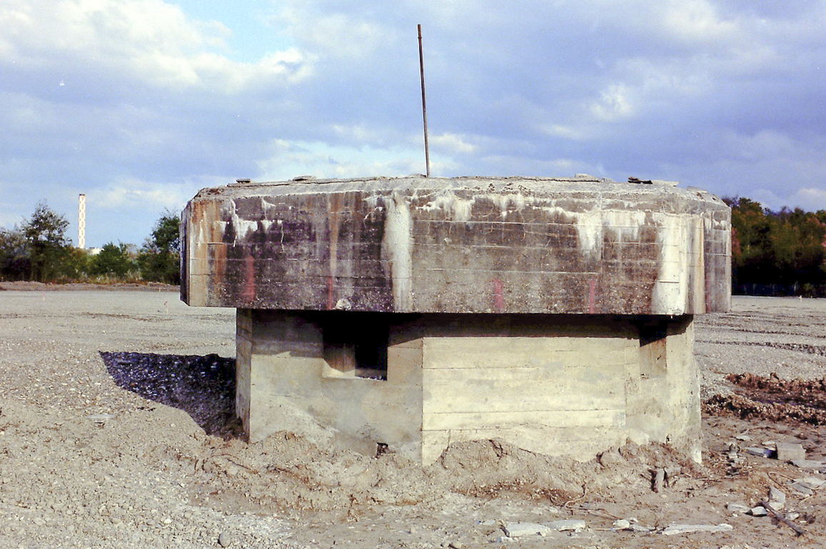 Ligne Maginot - Blockhaus BAUERNGRUNDWASSER Sud-Ouest 3 - Le bloc peu avant sa destruction en 1991