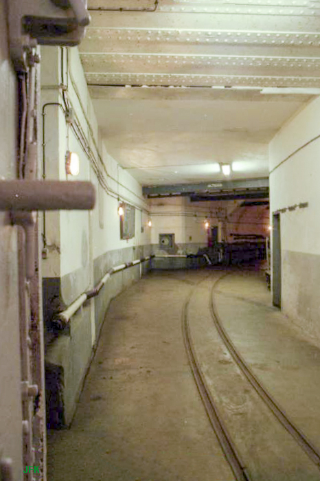 Ligne Maginot - SIMSERHOF - (Ouvrage d'artillerie) - Galerie entre les deux portes blindées de l'EM