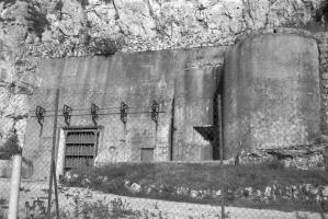 Ligne Maginot - SAINTE AGNES (SAG) - EO9 - (Ouvrage d'artillerie) - Entrée de l'ouvrage début des années 60; l'antenne est encore présente.