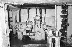 Ligne Maginot - RESTEFOND (Ouvrage d'artillerie) - Bloc 6
La machinerie de l'ascenseur dans son état d'origine
