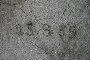 Ligne Maginot - Les AITTES CAVERNE - Quelques inscriptions dans l'encadrement de la porte