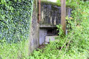 Ligne Maginot - Casemate 27/3 - FRIESENHEIM - L'entrée de casemate et la cheminée