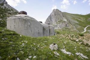 Ligne Maginot - Ouvrage d'artillerie du PAS du ROC - Bloc 1
Les terrassements ne sont pas achevés, seule la dalle aurait du émerger du sol