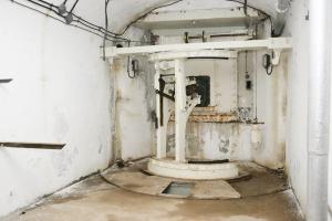 Ligne Maginot - Ouvrage d'artillerie du PAS du ROC - Bloc 3
Obusier de 75 mle 31 de droite