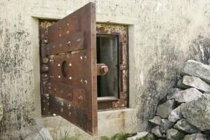 Ligne Maginot - VALLEE ETROITE - (Ouvrage d'infanterie) - Le bloc 2
La sortie de secours