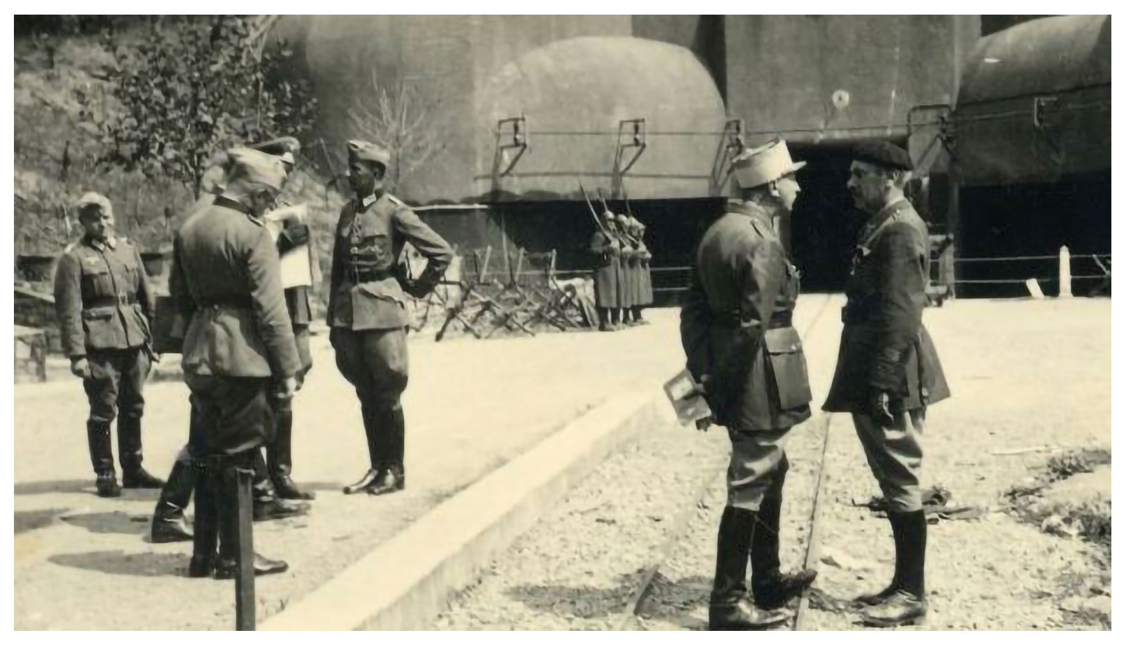 Ligne Maginot - KOBENBUSCH  - A13 - (Ouvrage d'artillerie) - Photo prise lors de la reddition de l'ouvrage