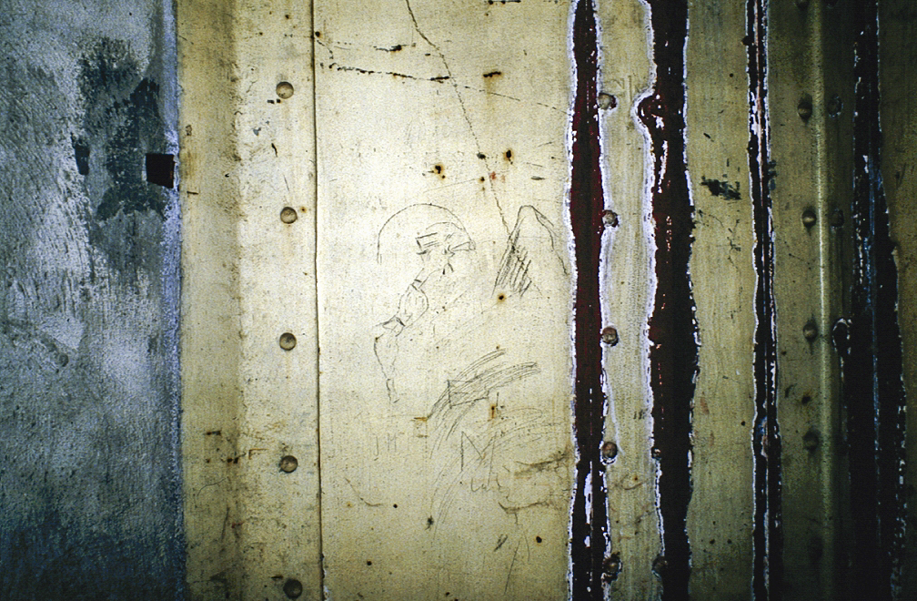 Ligne Maginot - Ouvrage d'artillerie du COL de BROUIS - Graffitis mural