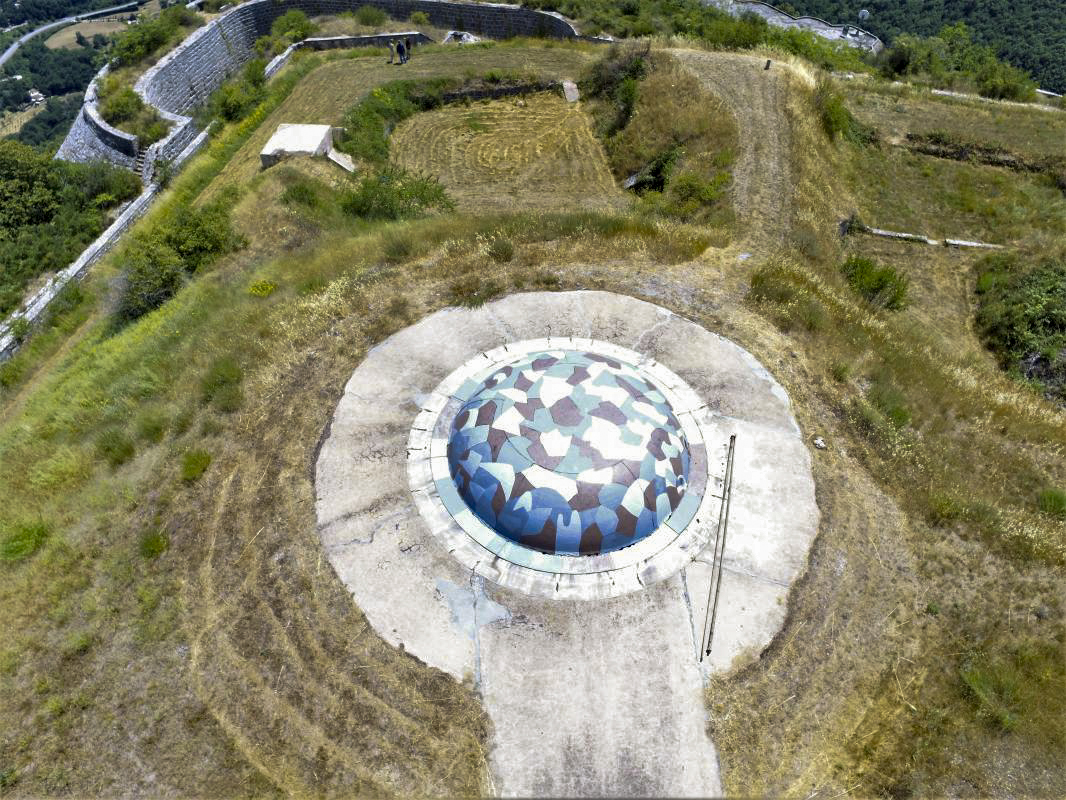 Ligne Maginot - BARBONNET - OBSERVATOIRE PAU - (Observatoire d'artillerie) - L'observatoire devant la tourelle