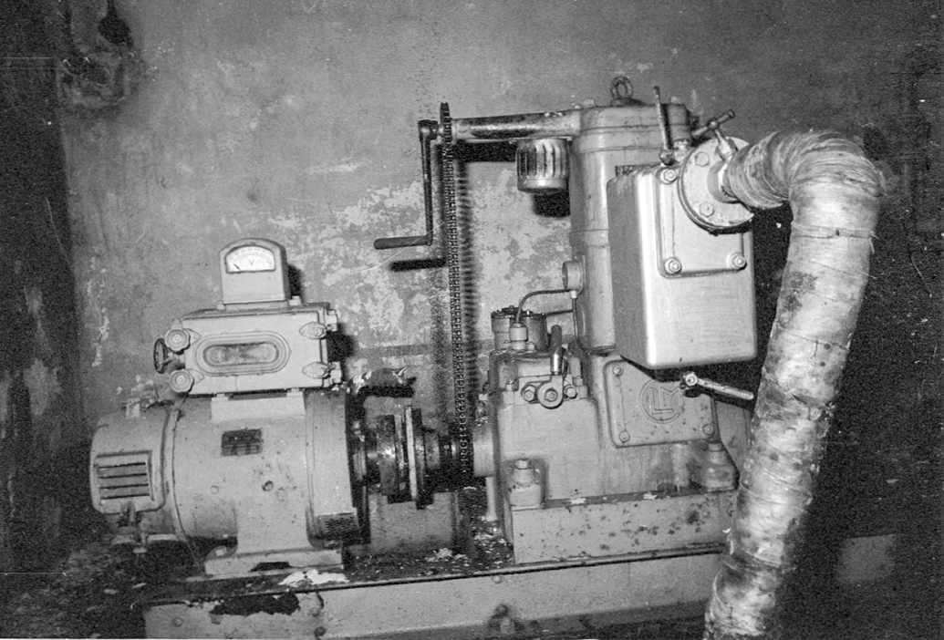 Ligne Maginot - RESTEFOND (Ouvrage d'artillerie) - L'usine électrique
Le groupe auxiliaire à moteur CLM 1 PJ 65 dans son état d'origine en 1982
