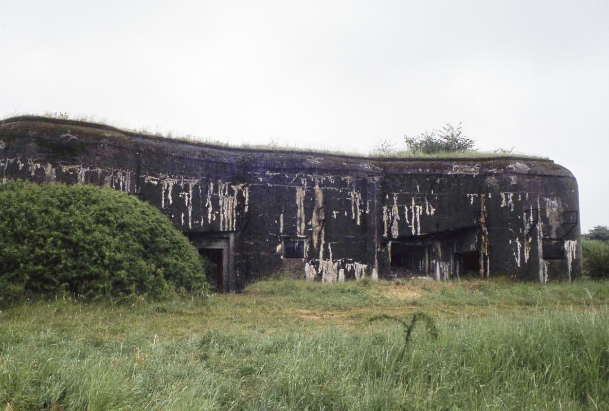 Ligne Maginot - BOIS DU FOUR - A5 - (Ouvrage d'infanterie) - Le P.O. en 1991, façade arrière