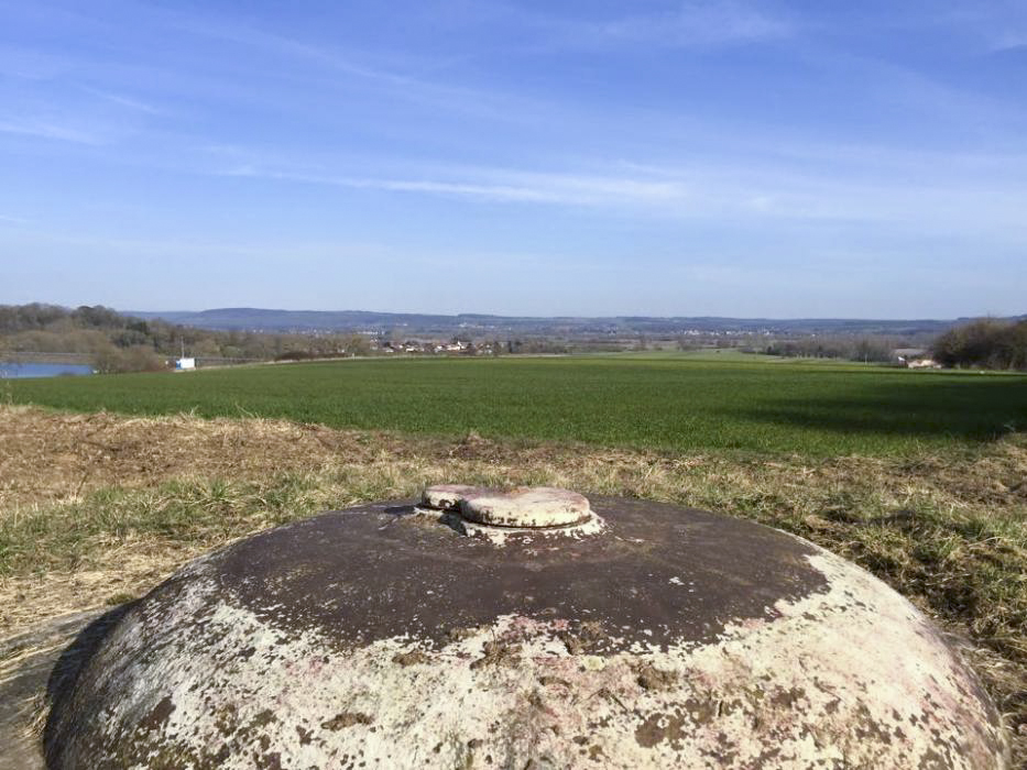 Ligne Maginot - CATTENOM - O20 - (Observatoire d'artillerie) - La cloche VP et une idée du secteur couvert vers la Moselle