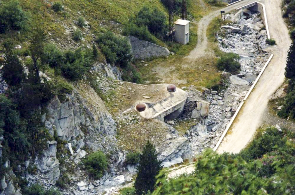 Ligne Maginot - LAVOIR - (Ouvrage d'artillerie) - L'entrée munitions vue depuis le casernement du Lavoir